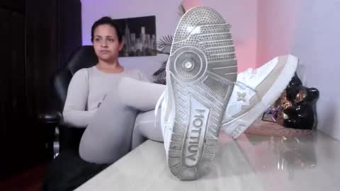 anny online show from March 5, 2:20 am