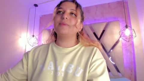 Snapshot of amalia_rosse_ chatting on February 16, 9:26 am Amalia Im Back See you soon this January 7 at 10 pm Colombia time online show from February 16, 9:26 am