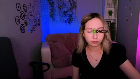 Amalia online show from March 28, 8:10 pm