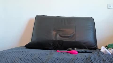Snapshot of amaliamarkova_ chatting on October 15, 7:10 am Amalia online show from October 15, 7:10 am