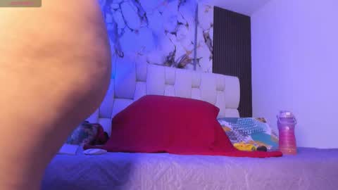 amanda29_ online show from March 25, 7:20 pm