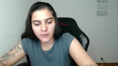 The queen of the biceps  online show from March 6, 5:34 pm