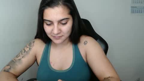 The queen of the biceps  online show from March 7, 8:44 pm
