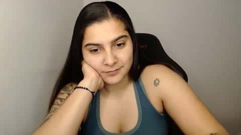 The queen of the biceps  online show from February 1, 10:23 pm