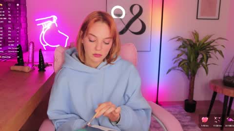 Amanda  fox online show from February 3, 4:52 pm