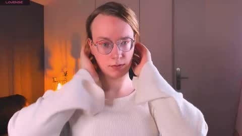 Snapshot of amanda_butlerr chatting on October 5, 11:07 am Hi im Amanda online show from October 5, 11:07 am