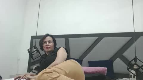 amanda_ramirez online show from April 14, 10:02 pm