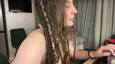 Amanda online show from April 5, 8:06 pm