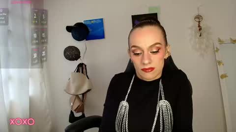 Amara Fey online show from April 27, 9:45 pm