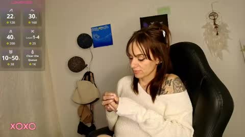 Amara Fey online show from May 8, 1:33 am