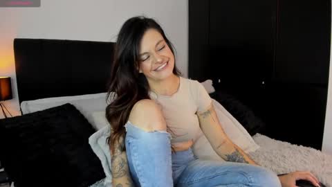 Snapshot of amara_vause chatting on February 12, 1:41 am - A M A R A - online show from February 12, 1:41 am