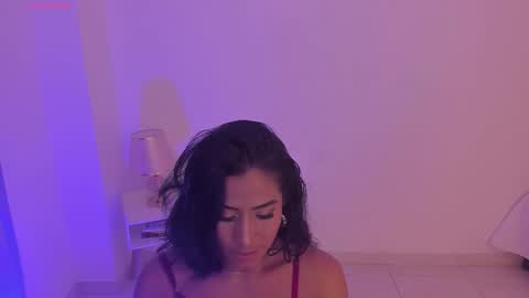 Snapshot of amaraht_ chatting on October 9, 5:35 am Amara online show from October 9, 5:35 am