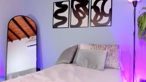    online show from February 6, 11:18 pm