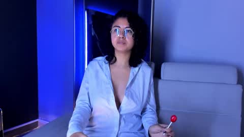 Emily online show from September 18, 3:16 pm