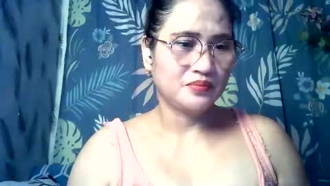 Snapshot of amazing_angel22 chatting on October 11, 2:49 am amazing angel online show from October 11, 2:49 am