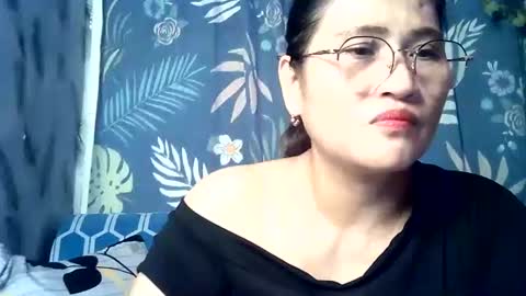 Snapshot of amazing_angel22 chatting on October 17, 2:15 am amazing angel online show from October 17, 2:15 am