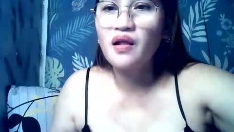Snapshot of amazing_angel22 chatting on October 9, 1:22 am amazing angel online show from October 9, 1:22 am