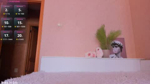 Roxy online show from April 10, 10:20 am