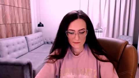 Izza online show from December 22, 1:29 pm