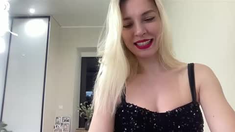 Kelly online show from December 8, 8:51 am