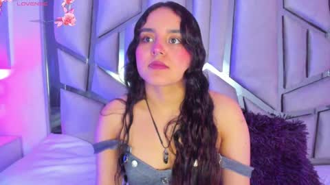 Snapshot of ambar_devon chatting on March 6, 6:48 pm online show from March 6, 6:48 pm