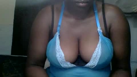 Mia online show from November 10, 3:15 pm