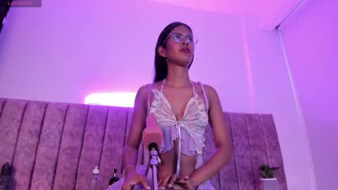  Amber  online show from March 18, 2:01 pm