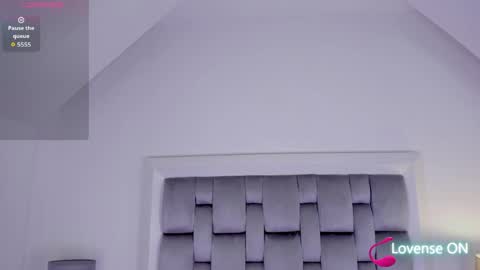 amber  ferrera online show from April 8, 8:01 pm