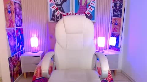Snapshot of amber_bailey chatting on February 12, 7:23 am Amber online show from February 12, 7:23 am