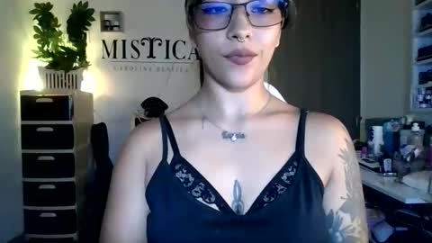 amber_dlx online show from May 12, 6:06 pm