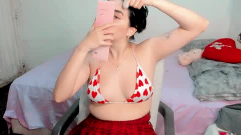 amber online show from April 6, 8:21 pm