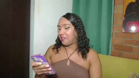 Snapshot of amber_lee20 chatting on January 24, 2:39 am LUISA online show from January 24, 2:39 am