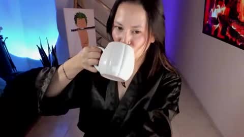 Vivi  online show from June 23, 5:04 am