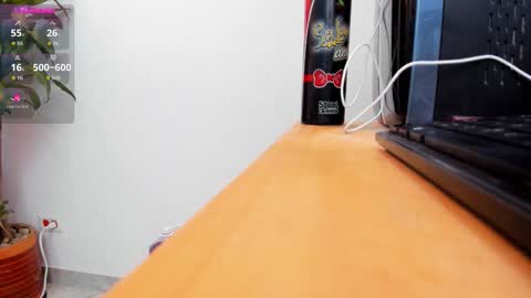 Snapshot of amber_sexy14 chatting on October 19, 10:14 pm amber_sexy14 online show from October 19, 10:14 pm