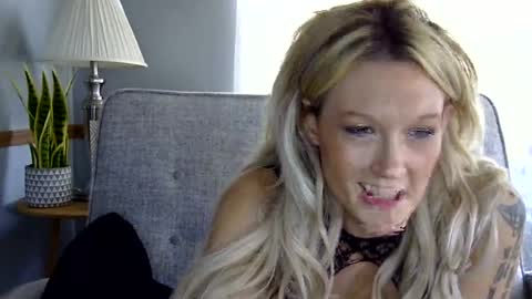 Kaligirll online show from August 3, 10:27 pm