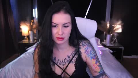 Snapshot of amberdismond chatting on October 13, 5:31 am Anna online show from October 13, 5:31 am
