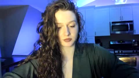 amberkinsley online show from April 4, 6:42 am