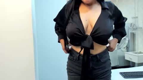 Amber lux online show from November 19, 2:44 am