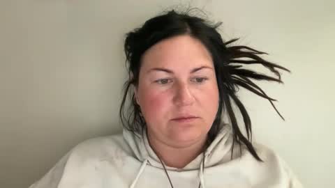 ambermoss7 online show from April 17, 6:10 pm