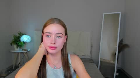 Snapshot of ameli_povilainn chatting on September 27, 10:57 am Ameli online show from September 27, 10:57 am