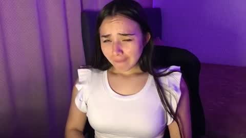 Amelia online show from June 14, 4:09 pm
