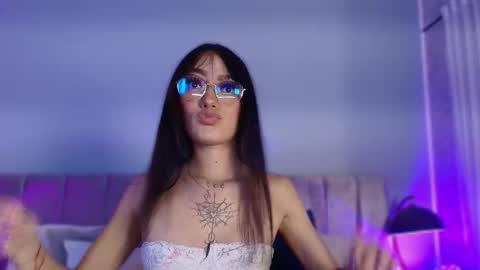 Snapshot of ameliaa_moon_ chatting on September 29, 12:04 pm lia online show from September 29, 12:04 pm