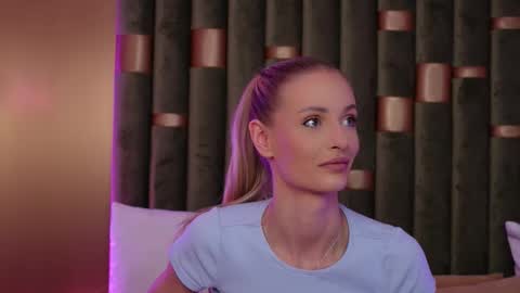 Amelia online show from October 23, 6:04 am