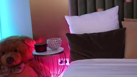 Amelia online show from November 13, 8:06 am