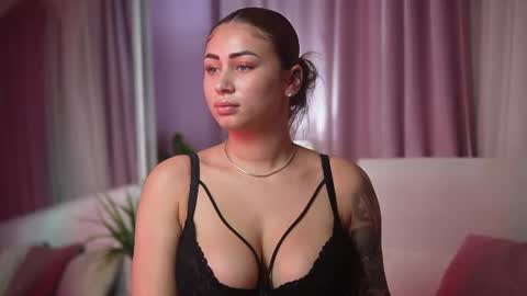  Amelia  online show from August 7, 5:33 pm