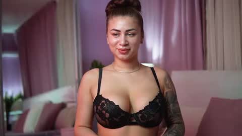  Amelia  online show from July 6, 7:38 pm