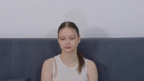 5th day here my name Jennie online show from February 19, 10:09 pm