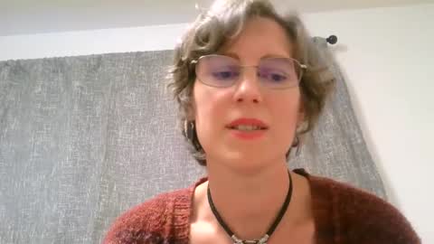Snapshot of ameliaishka chatting on October 9, 12:16 am Ameliaishka online show from October 9, 12:16 am