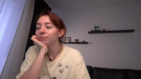 Snapshot of ameliamber0 chatting on October 19, 8:19 am Amelia online show from October 19, 8:19 am