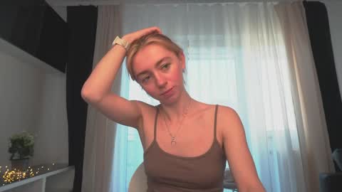 Snapshot of ameliamber0 chatting on February 4, 2:21 pm Amelia online show from February 4, 2:21 pm